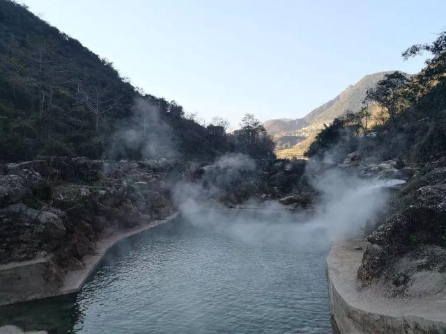 逃离黑与白的房间
